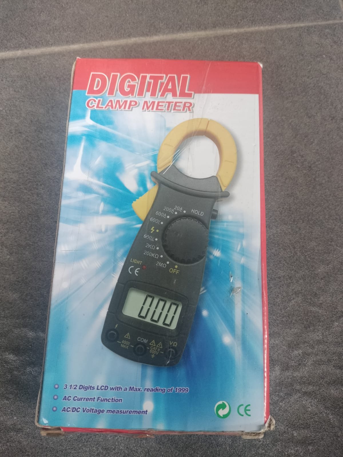 Digital Clamp Meter (Tang Ampere Digital)